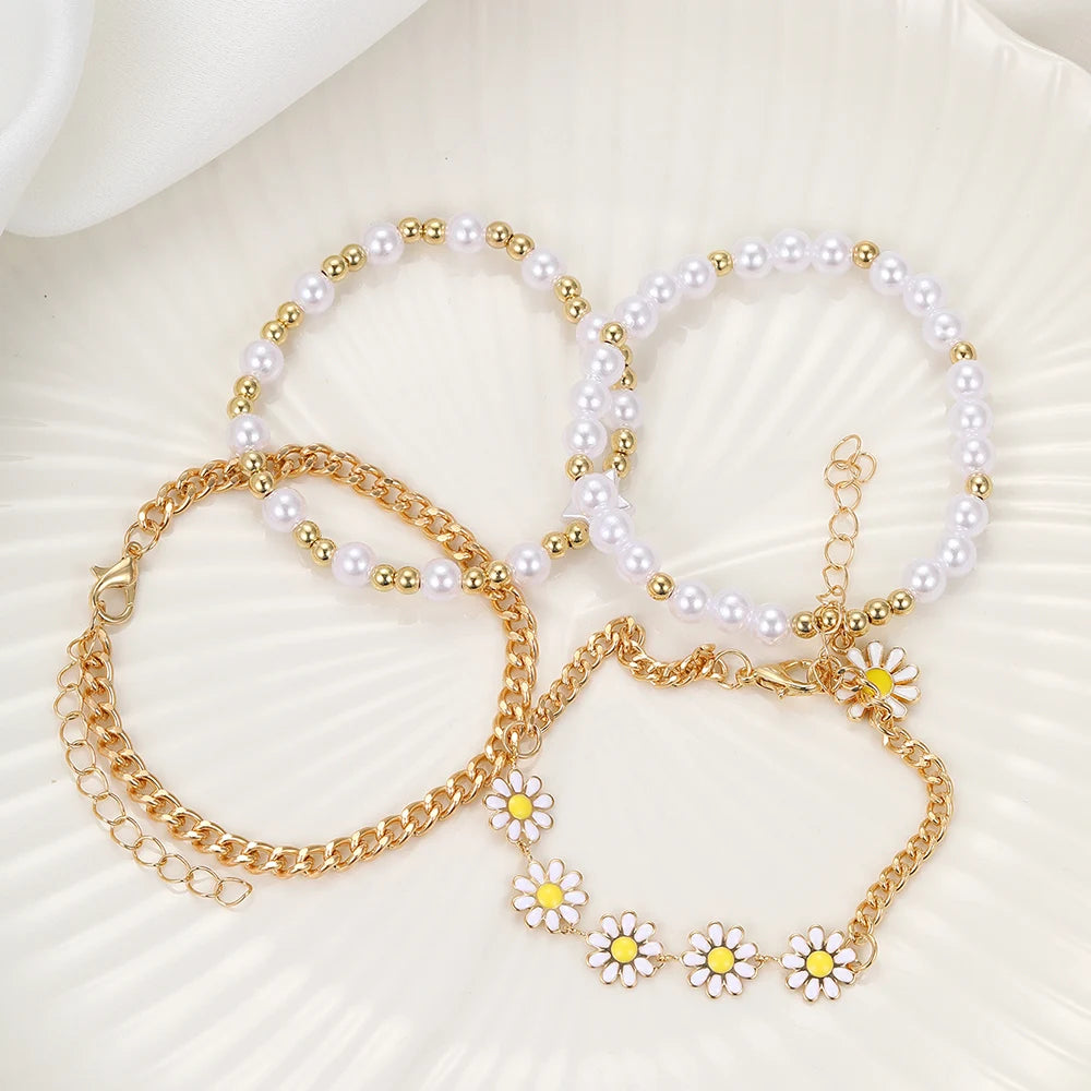 4pcs Vintage Daisy Flower Pendant Faux Pearl Bracelet Set for Women Bohemian Beaded Enamel Star Stackable Hand String Jewelry