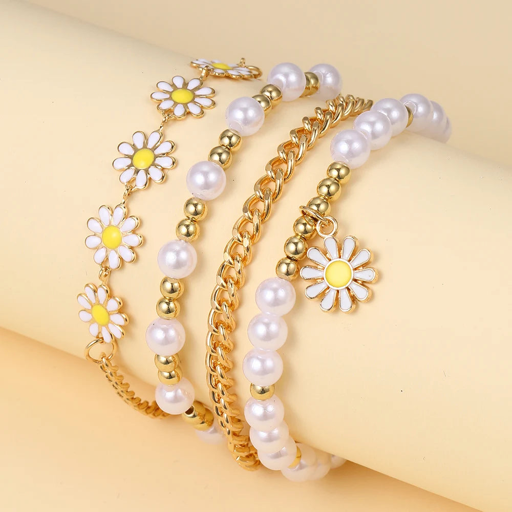 4pcs Vintage Daisy Flower Pendant Faux Pearl Bracelet Set for Women Bohemian Beaded Enamel Star Stackable Hand String Jewelry